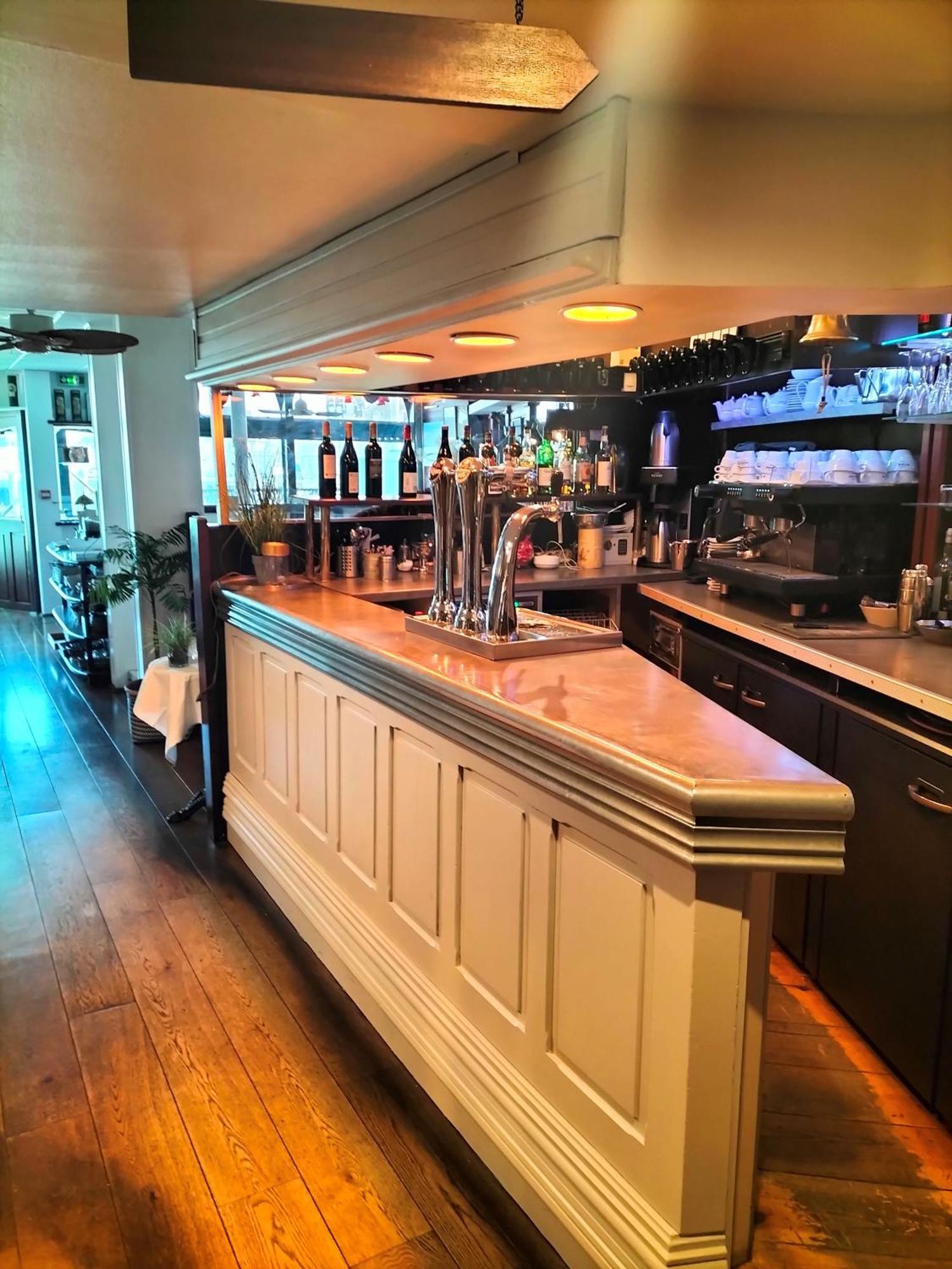 Logis Hotel Restaurant La Regence Cherbourg-en-Cotentin Exterior foto