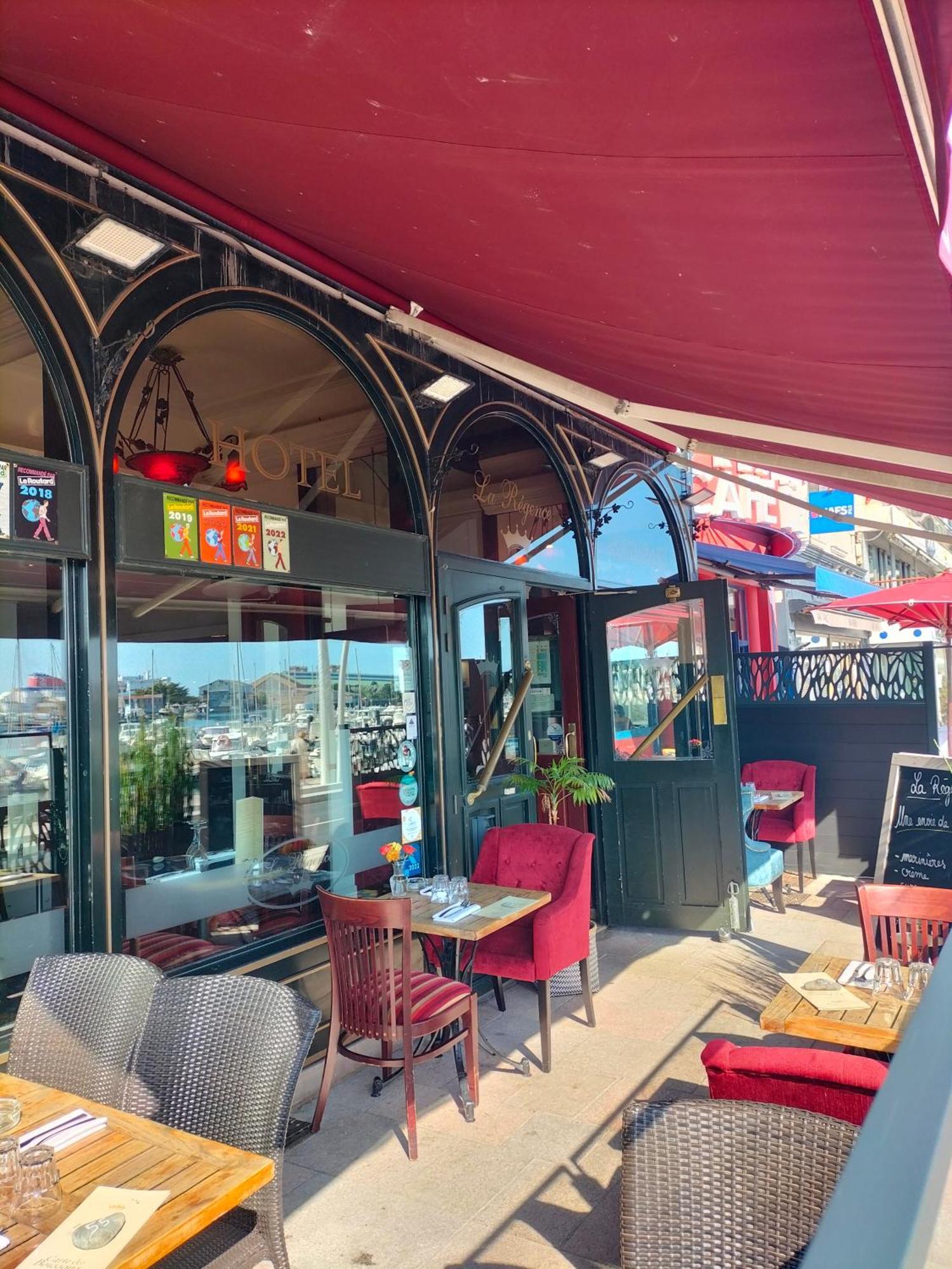 Logis Hotel Restaurant La Regence Cherbourg-en-Cotentin Exterior foto